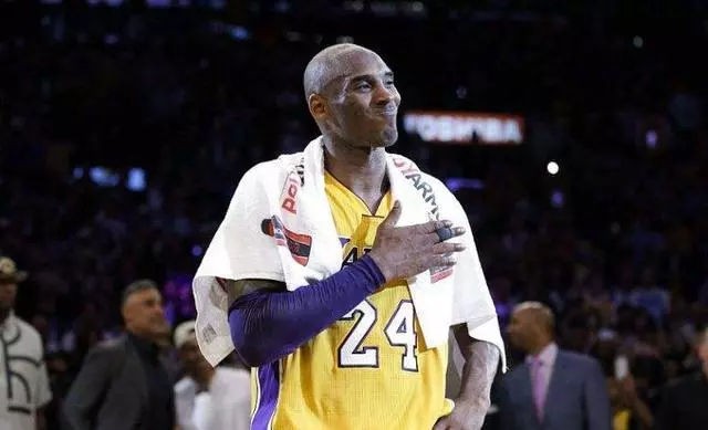 替补登场建功 教练换人奏效（替补立功，换人立竿见影）