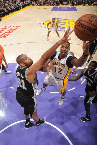 里程碑，伊尔迪兹替补出场迎来尤文生涯第100场正式比赛（尤文生涯百场里程碑：伊尔迪兹替补登场）