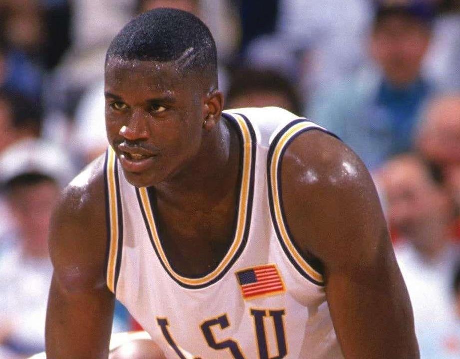 名宿：在我看来莱奥是边锋不是前锋；他配得上米兰10号球衣（米兰名宿：莱奥更适合当边锋而非前锋，配得上米兰10号球衣）