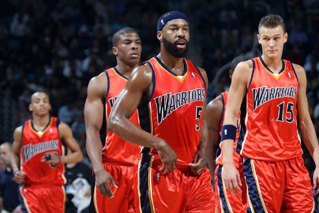 齐达内上海弄堂和樊振东打乒乓球 莫德里奇马塞洛皇马功勋球员点赞（齐达内在上海弄堂与樊振东打乒乓，莫德里奇、马塞洛等皇马功勋点赞）