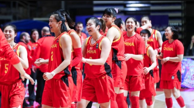 缺兵少将的上海海港，是中超唯一没有输给柔佛新山的球队（人手紧张的上海海港成中超唯一未负柔佛新山的球队）