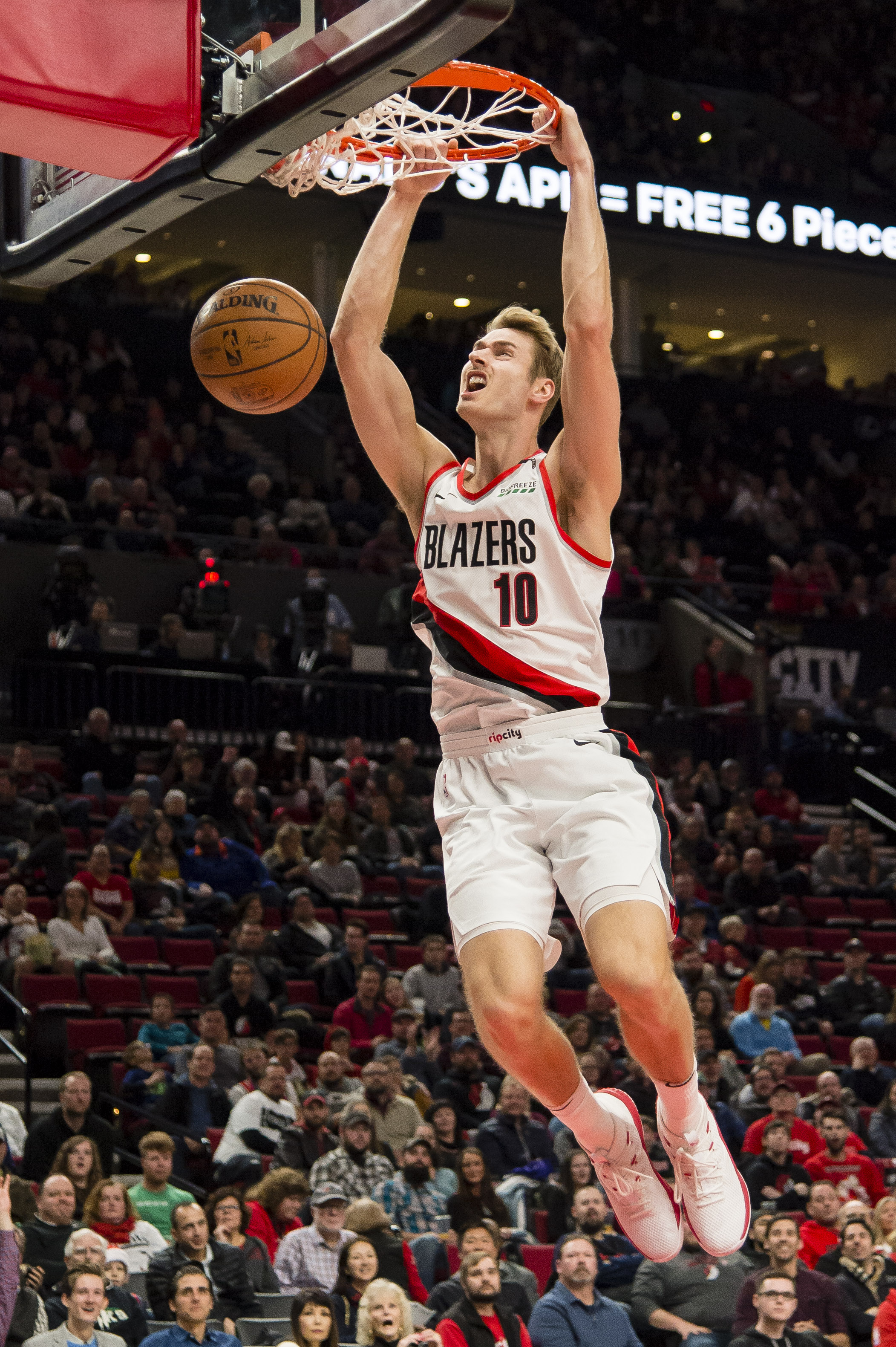 意甲裁判负责人罗基：VAR确实误判太多了，但它不应取代裁判（意甲裁判主管罗基：VAR误判频发，但不该取代裁判）